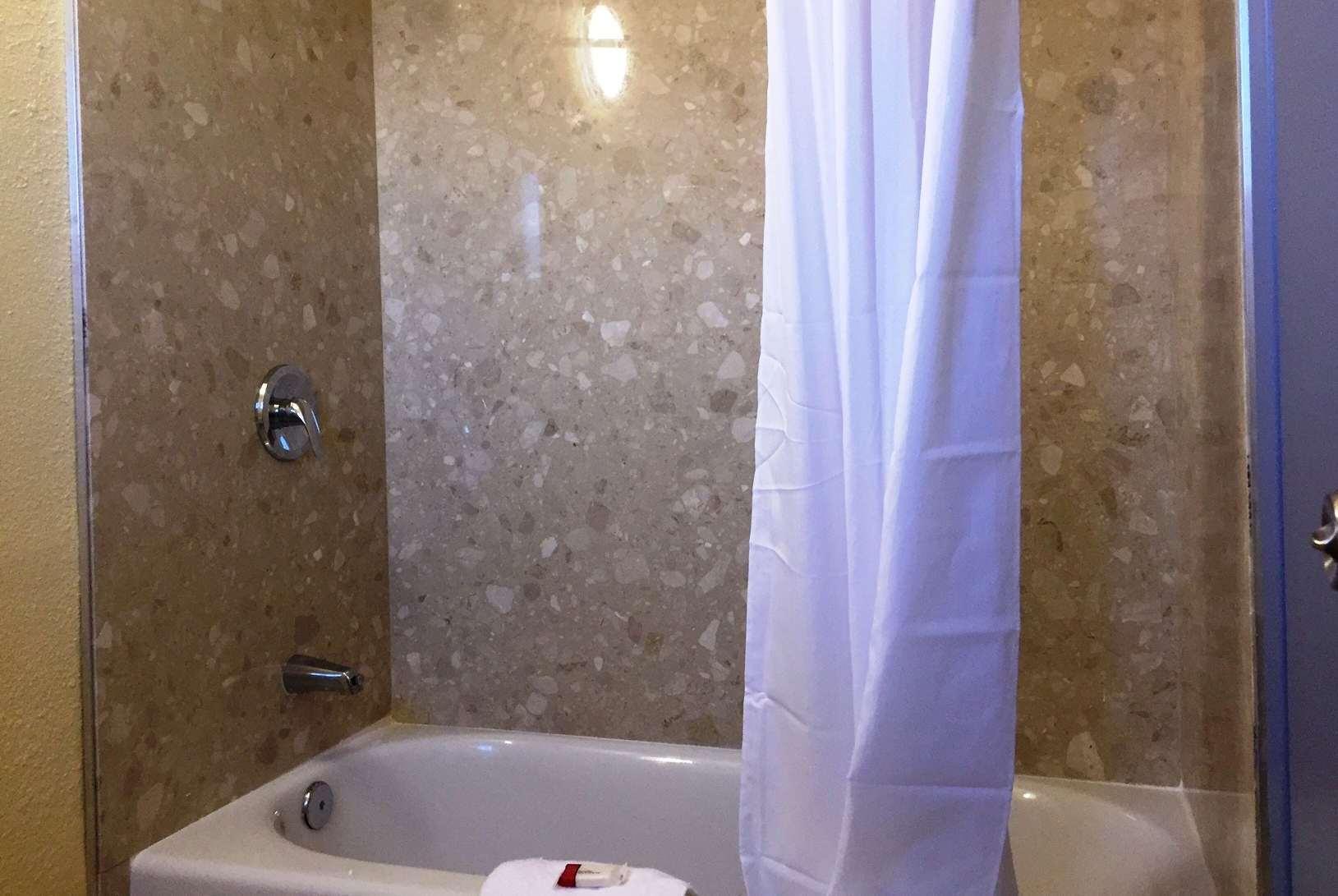 Days Inn By Wyndham Airport - Phoenix Exteriör bild