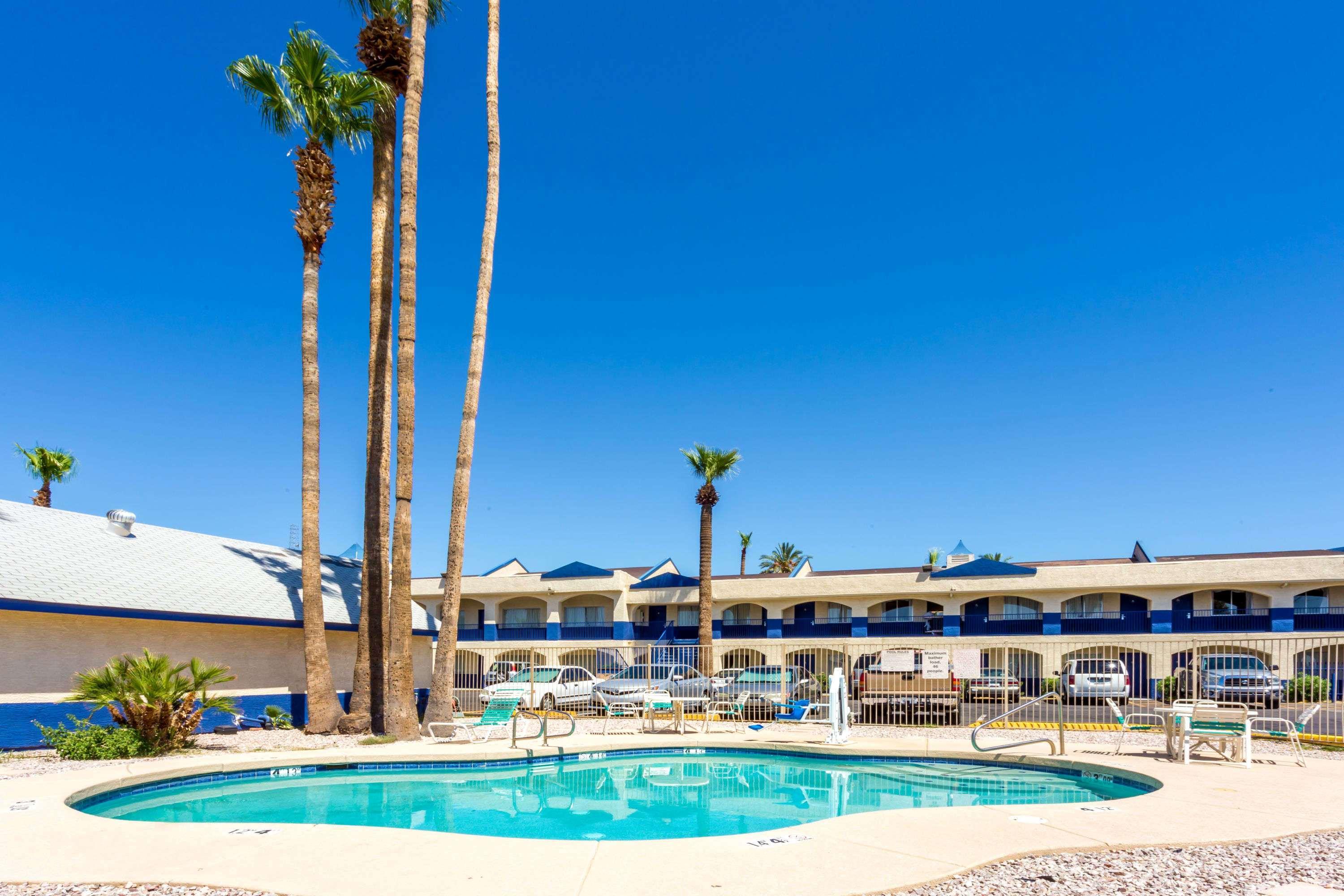 Days Inn By Wyndham Airport - Phoenix Exteriör bild
