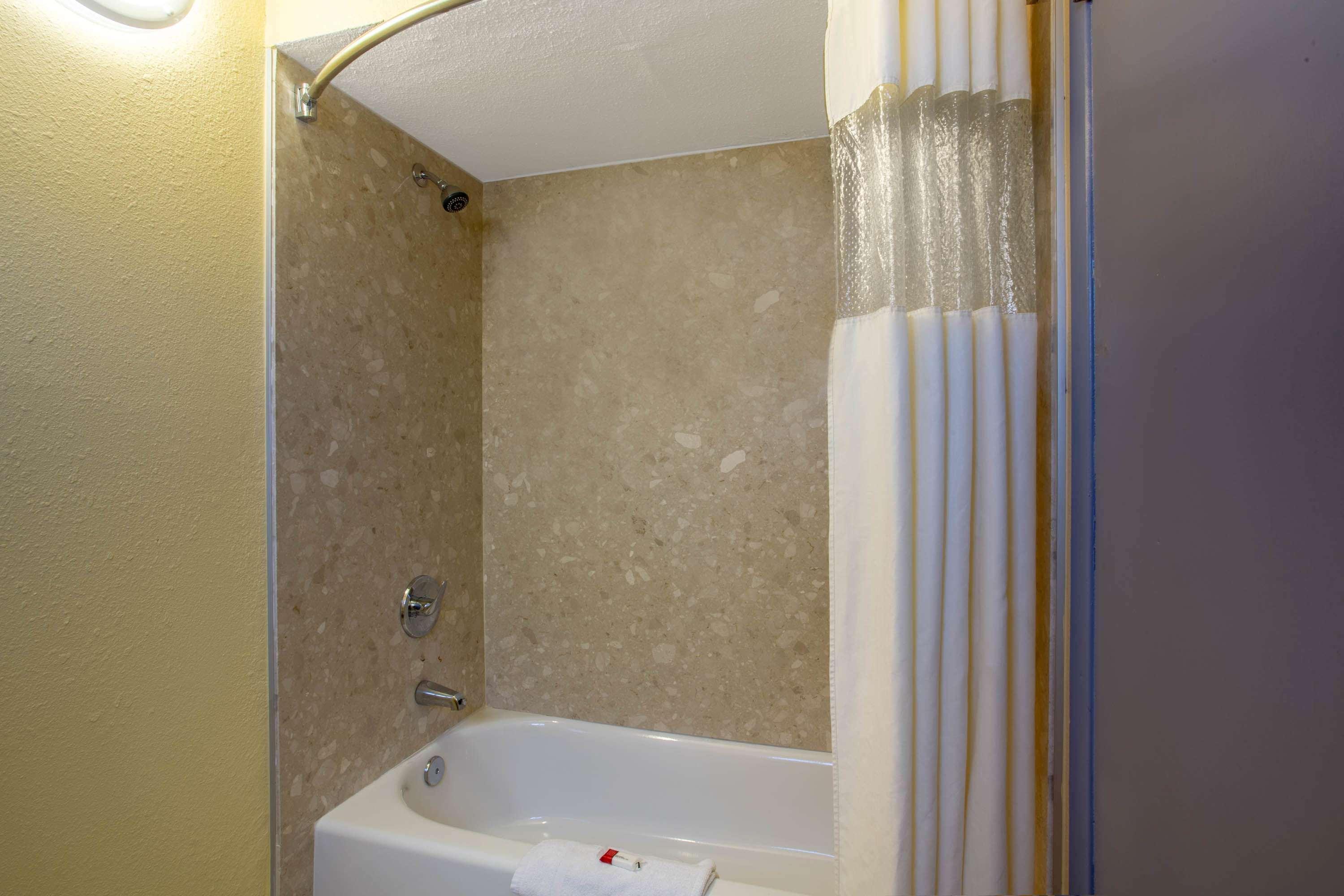 Days Inn By Wyndham Airport - Phoenix Exteriör bild