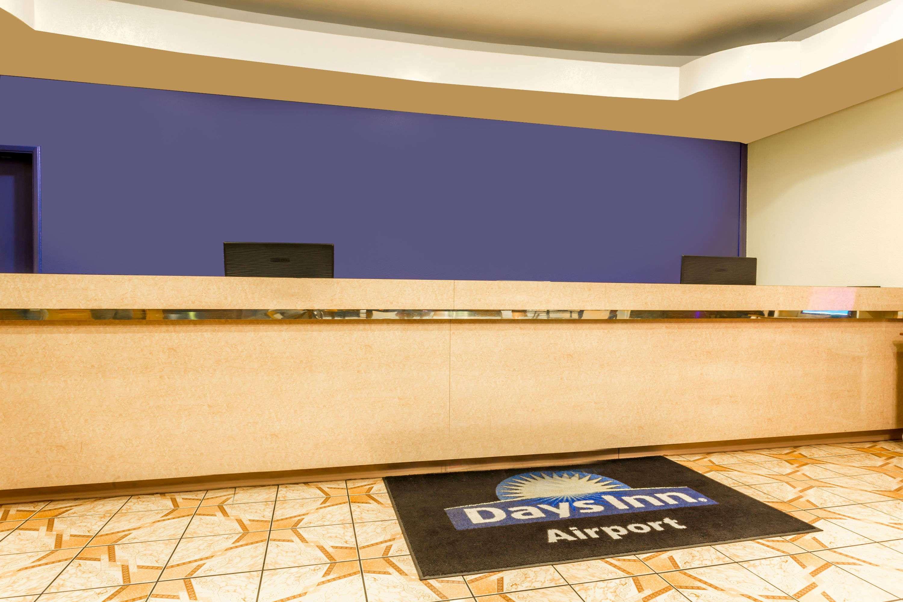 Days Inn By Wyndham Airport - Phoenix Exteriör bild