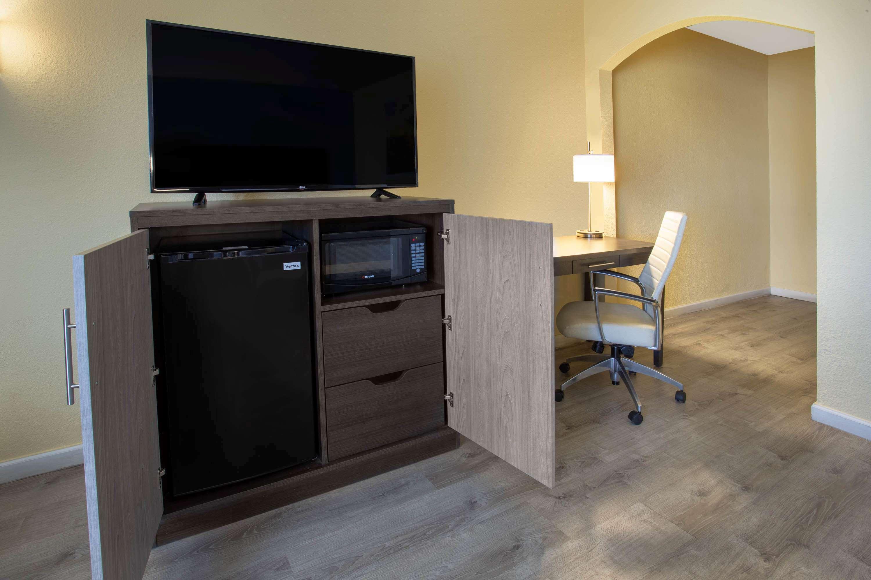 Days Inn By Wyndham Airport - Phoenix Exteriör bild