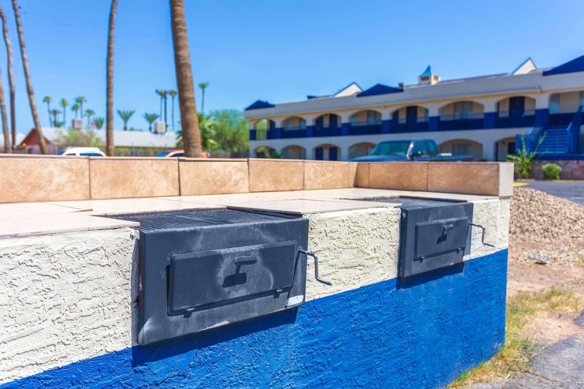 Days Inn By Wyndham Airport - Phoenix Exteriör bild